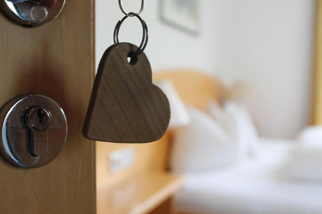 Wanderhotel Garni Cresta Schruns Esterno foto