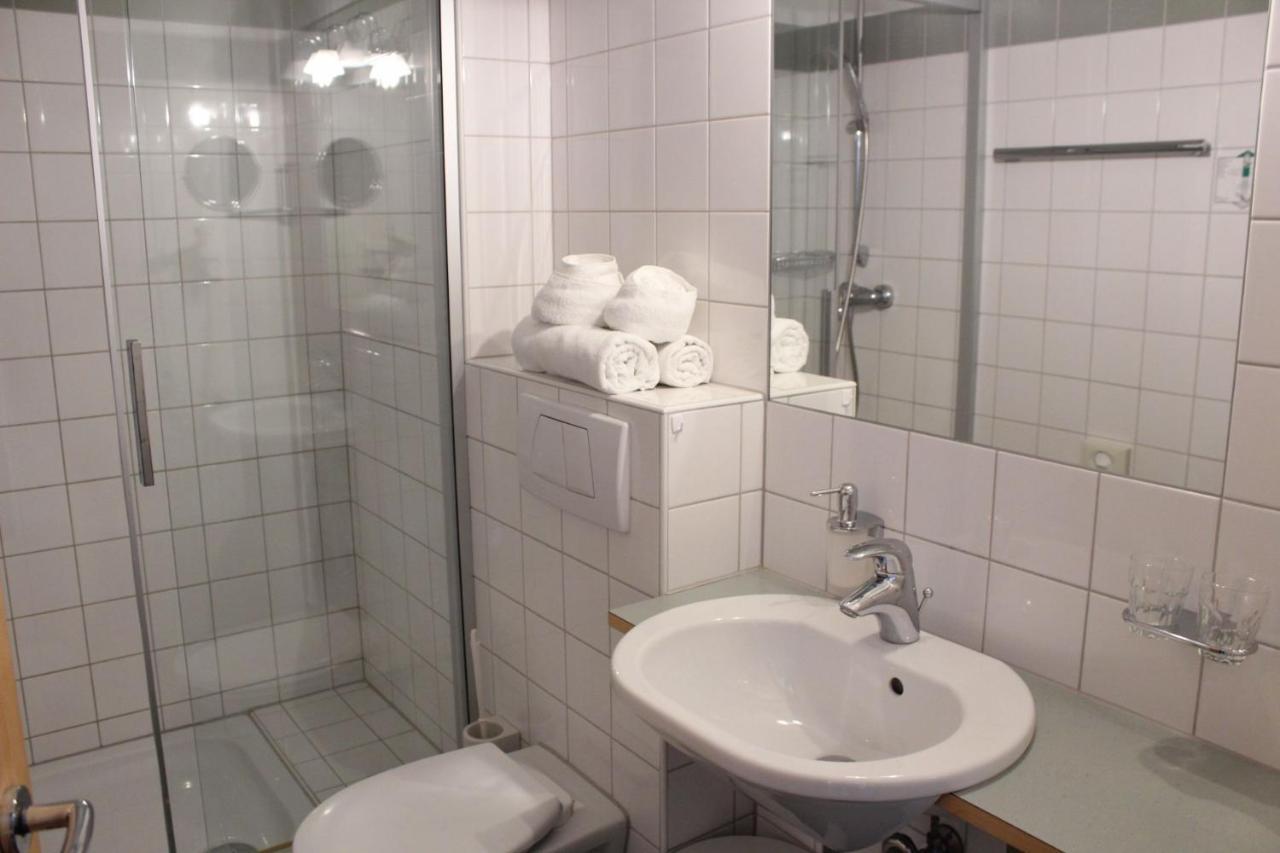 Wanderhotel Garni Cresta Schruns Esterno foto