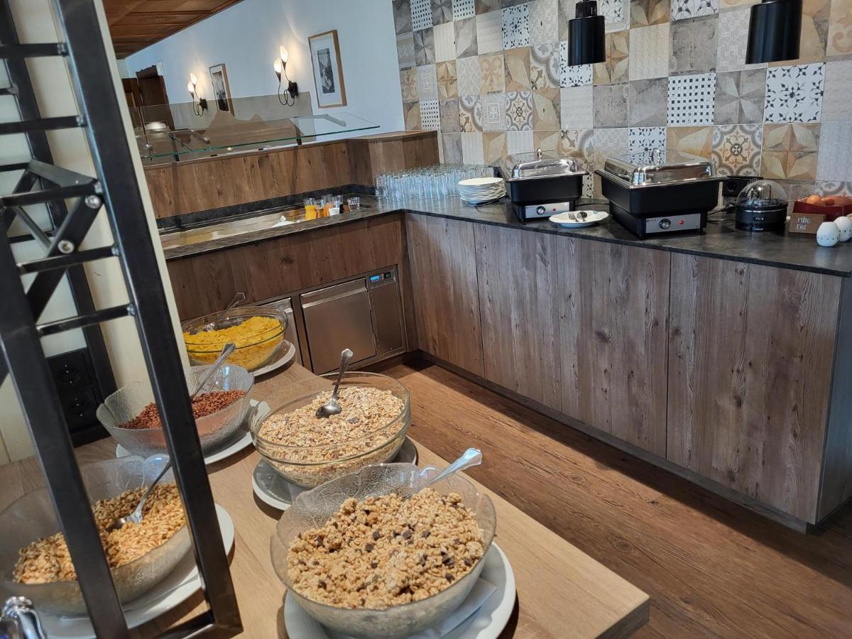 Wanderhotel Garni Cresta Schruns Esterno foto